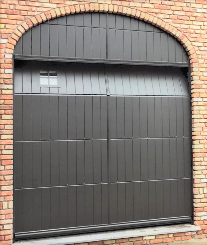 Sectionaalpoort in pastoriestijl